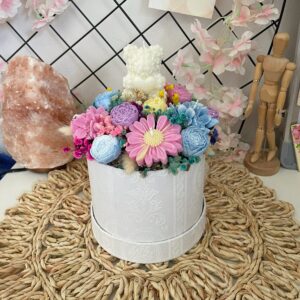 Kolorowy bukiet ze świec sojowych z misiem