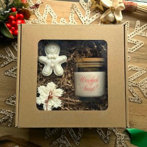 Świąteczny zestaw świec sojowych w pudełku prezentowym ze wstążką