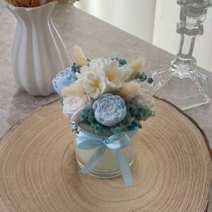 Bukiet ze świec sojowych w szklanej świecy - niebieski